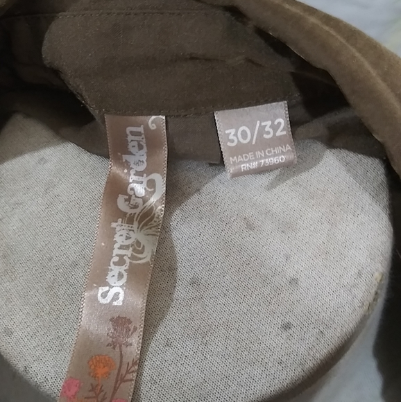 Plus size brown blouse - Picture 3 of 8